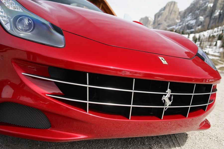  Ferrari FF 2011 года  (фото 152 из 195)